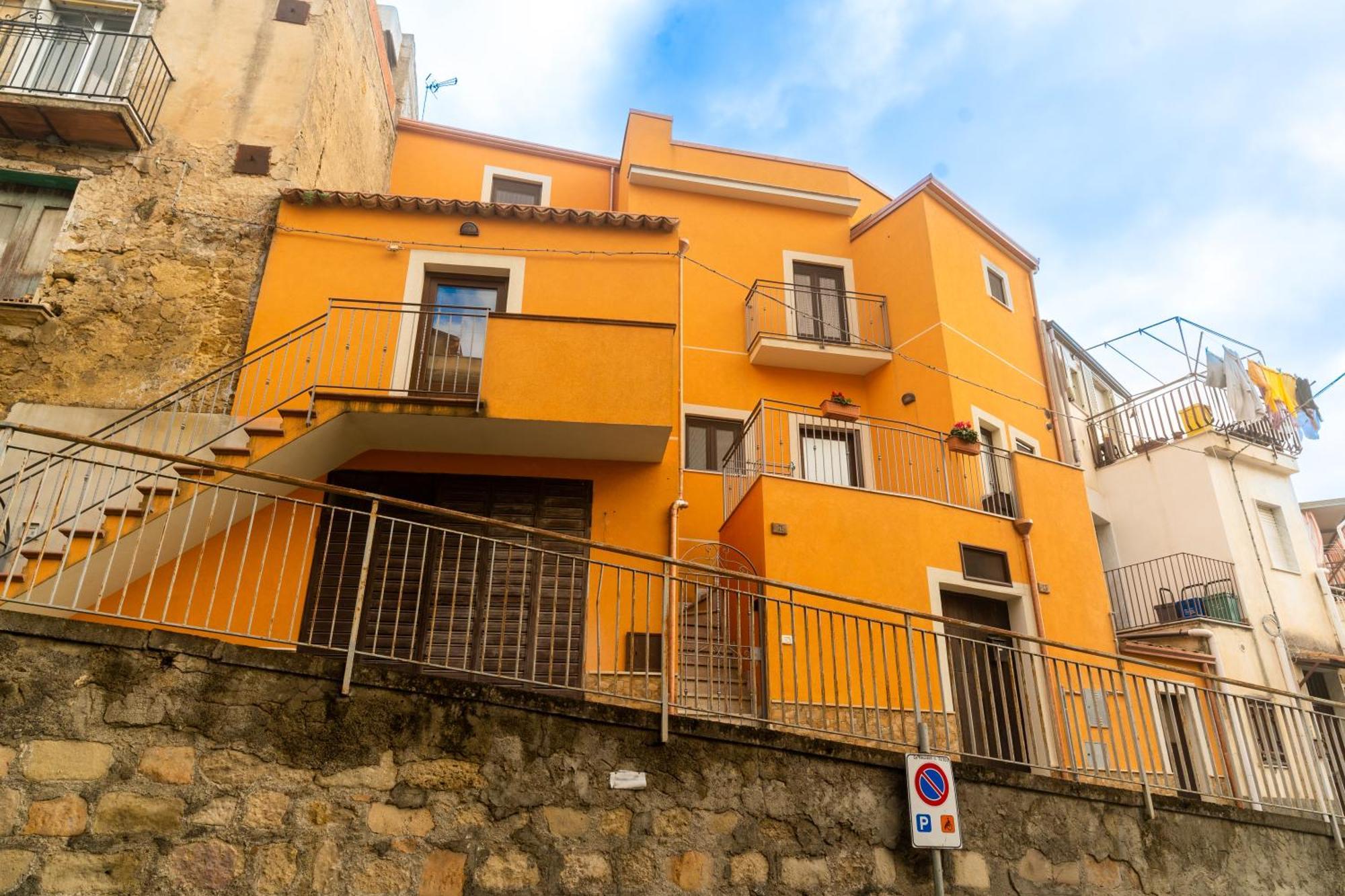 Villa Domus Teja Agira Exterior foto