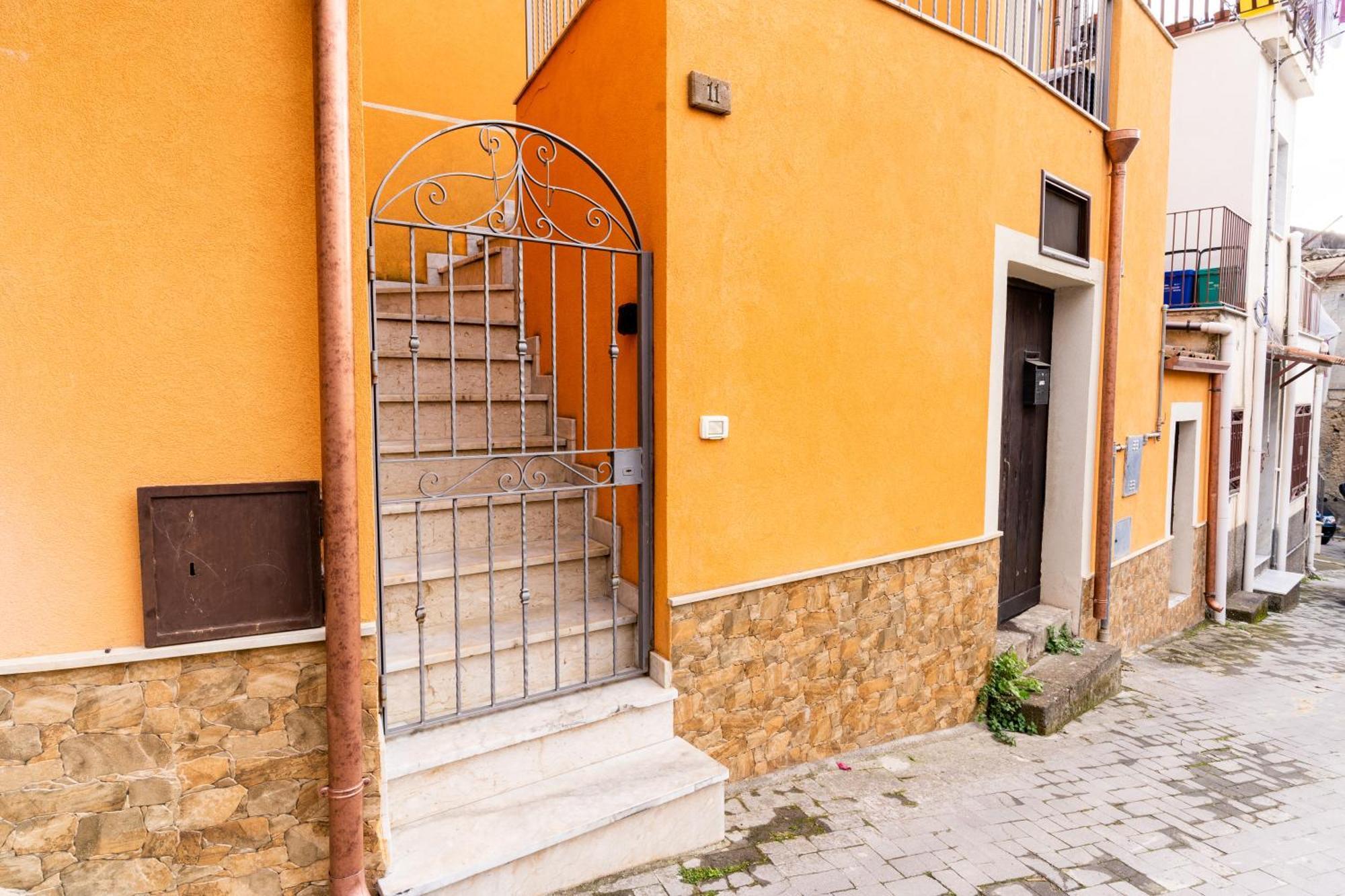 Villa Domus Teja Agira Exterior foto